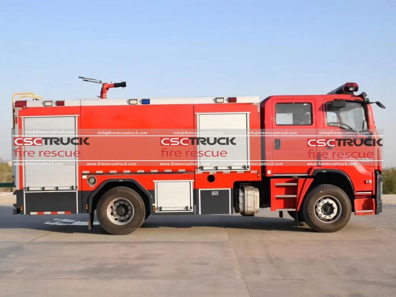 ISUZU GIGA 4x4 7CBM Water Foam Fire Tender (4) ISUZU GIGA 4x4 7CBM Water Foam Fire Tender (4)