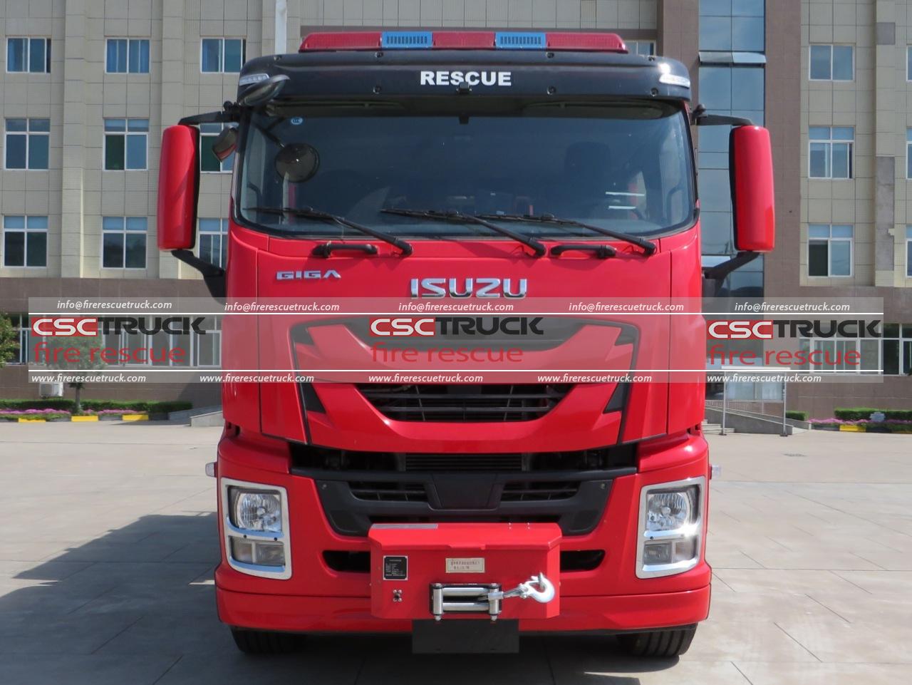 ISUZU GIGA Rescue Fire Truck Mounted 5t XCMG Crane (2)