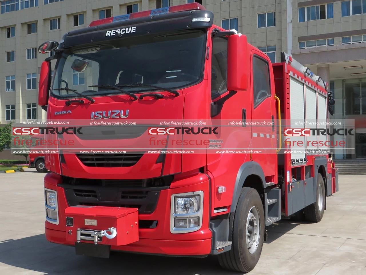 ISUZU GIGA Rescue Fire Truck Mounted 5t XCMG Crane