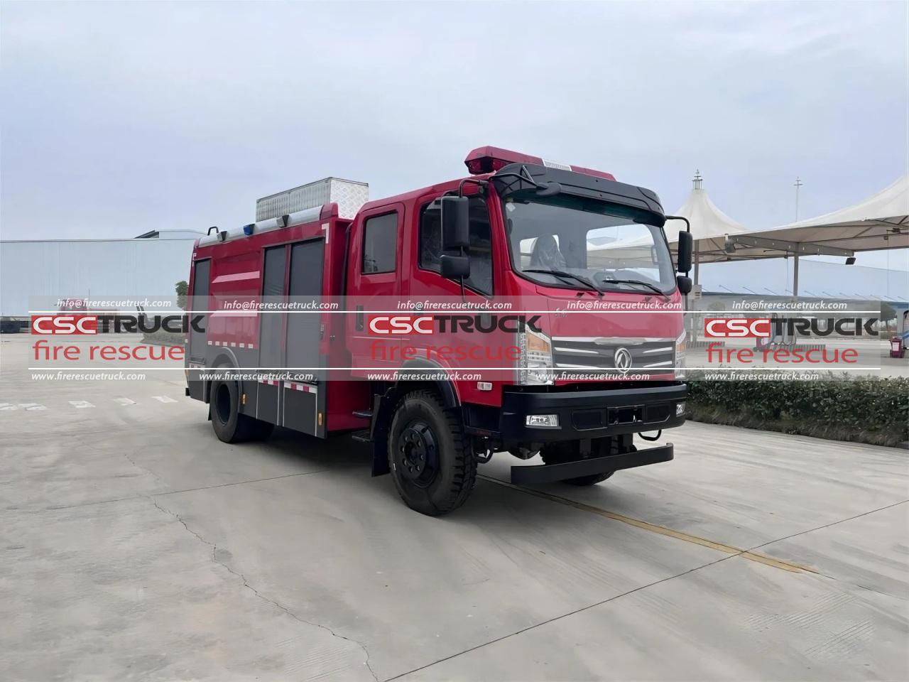 4x4 Off Road 5CBM Water Tank Fire Engine (2)