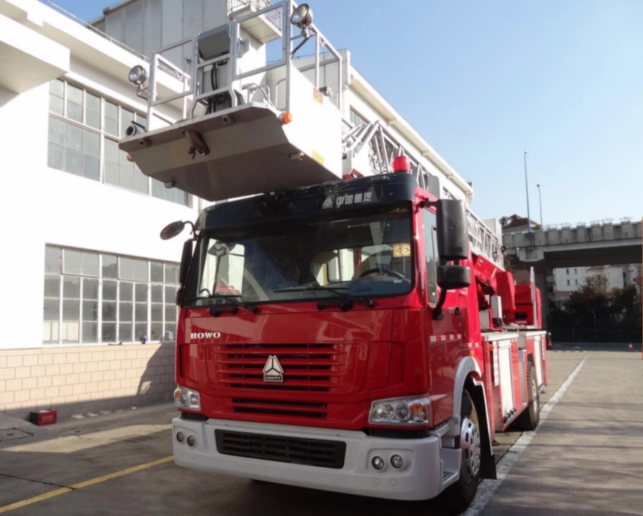 HOWO 32M Aerial Ladder Fire Engine
