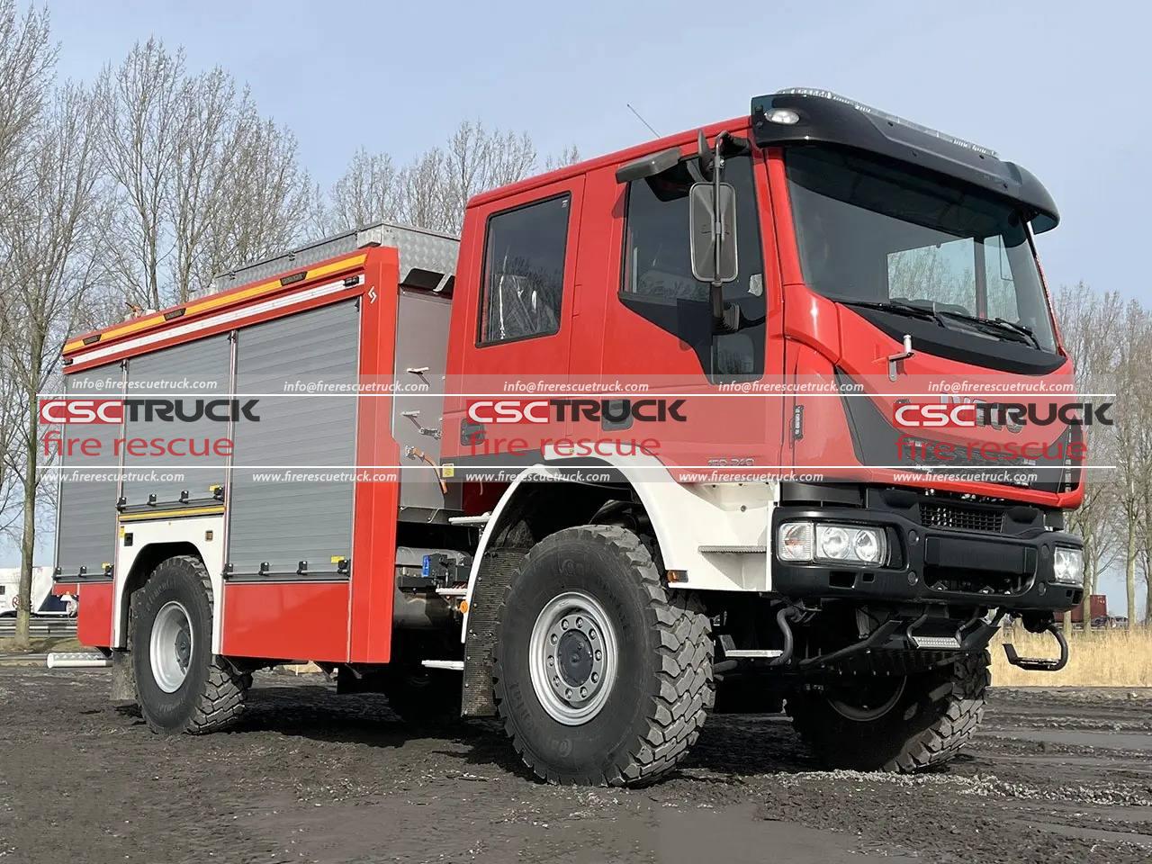 IVECO 4x4 4000L Small Water Foam Fire Tender (2)