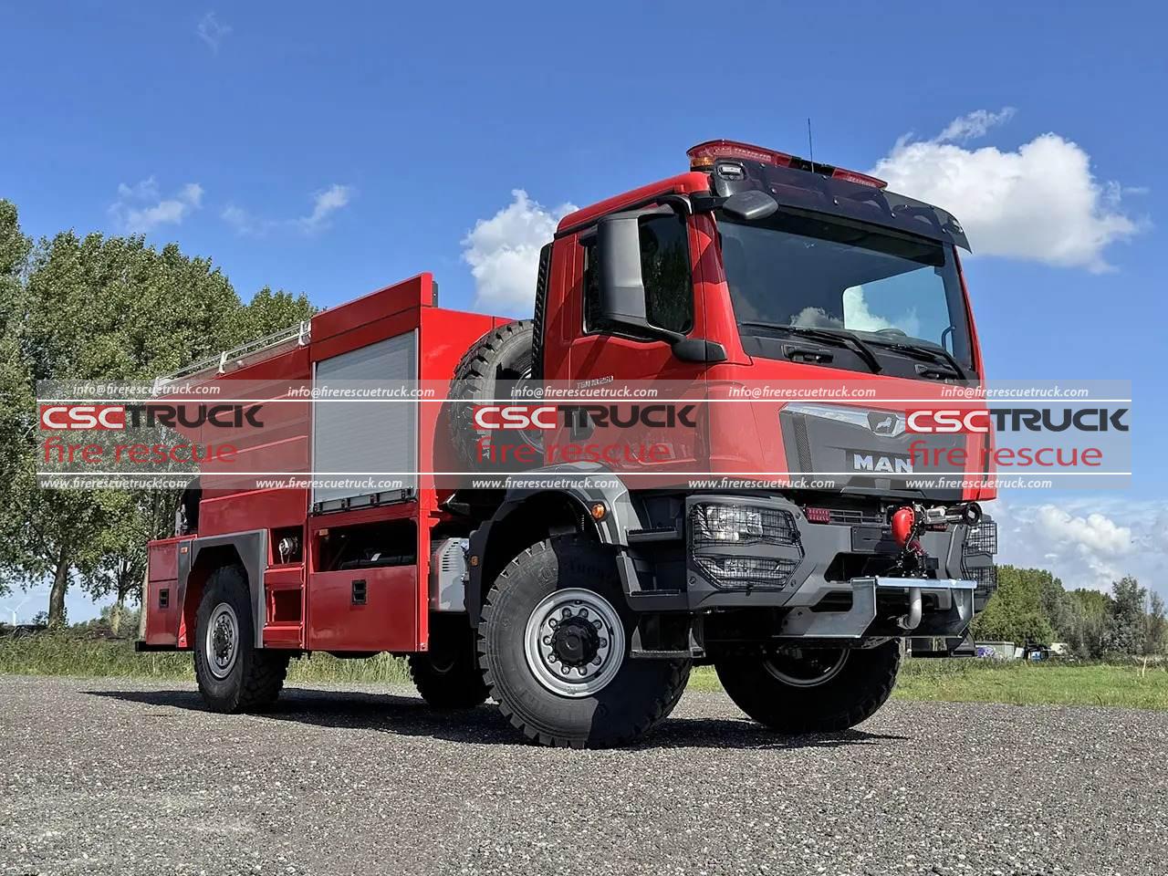 MAN 4WD 5000L Small Water Fire Truck (2)