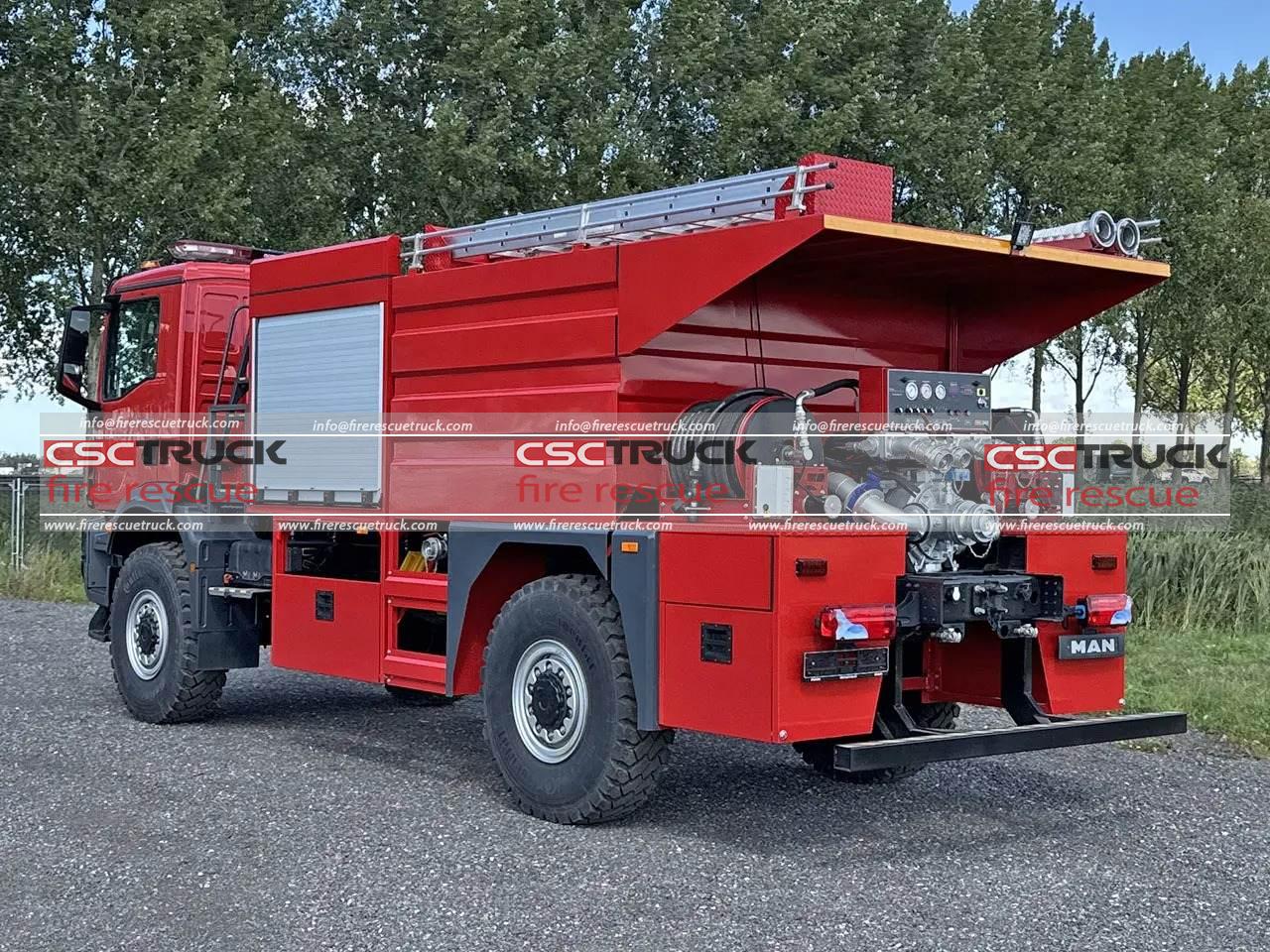 MAN 4WD 5000L Small Water Fire Truck (5)