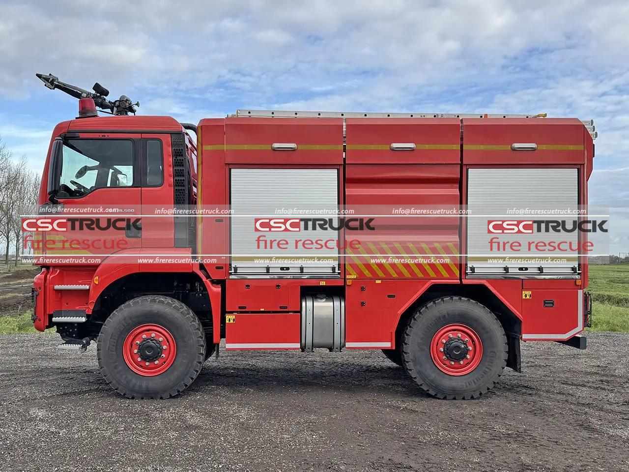 MAN 4WD 5000L Small Water Foam Fire Truck (3) MAN 4WD 5000L Small Water Foam Fire Truck (3)