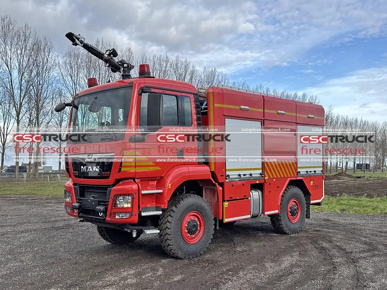MAN 4WD 5000L Small Water Foam Fire Truck