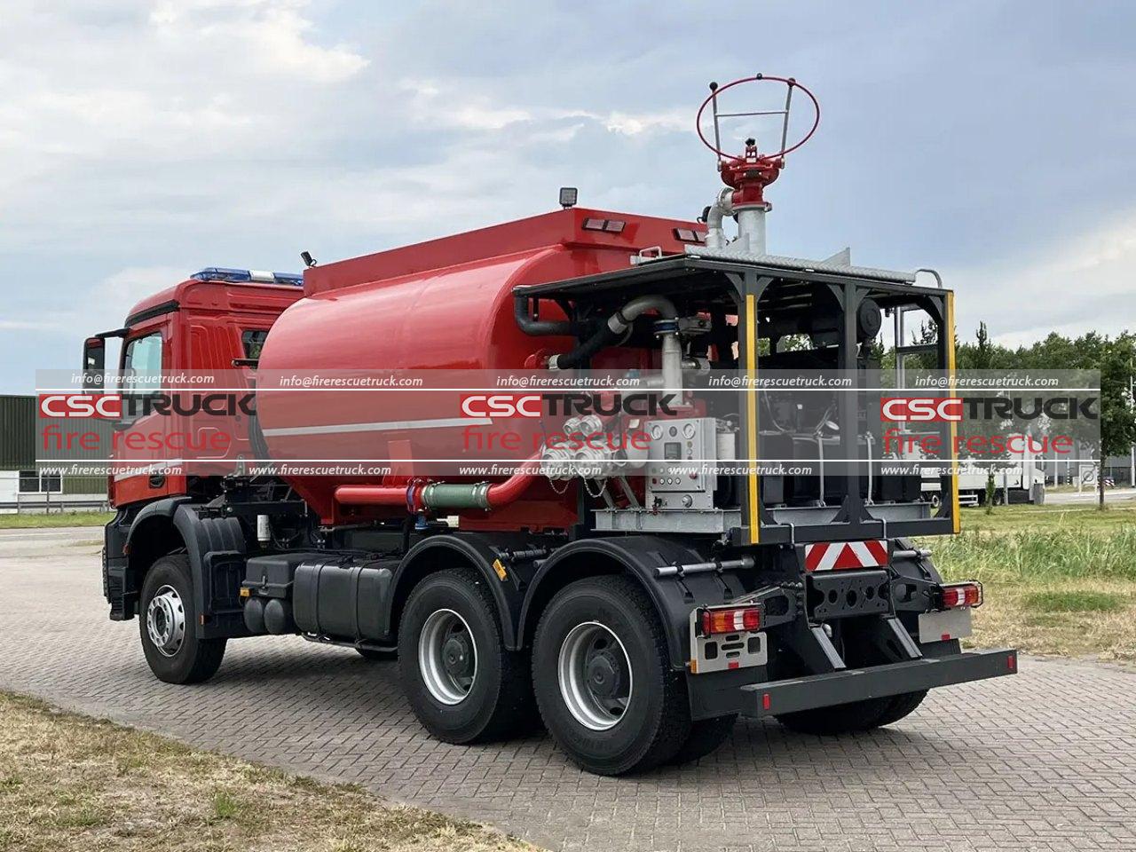 Mercedes-Benz 10000L Water Tanker Fire Truck (4)