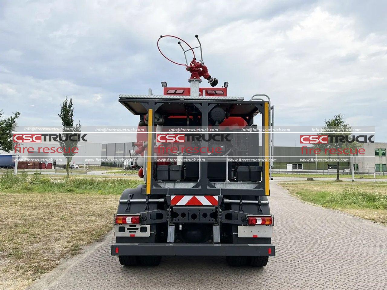 Mercedes-Benz 10000L Water Tanker Fire Truck (6)