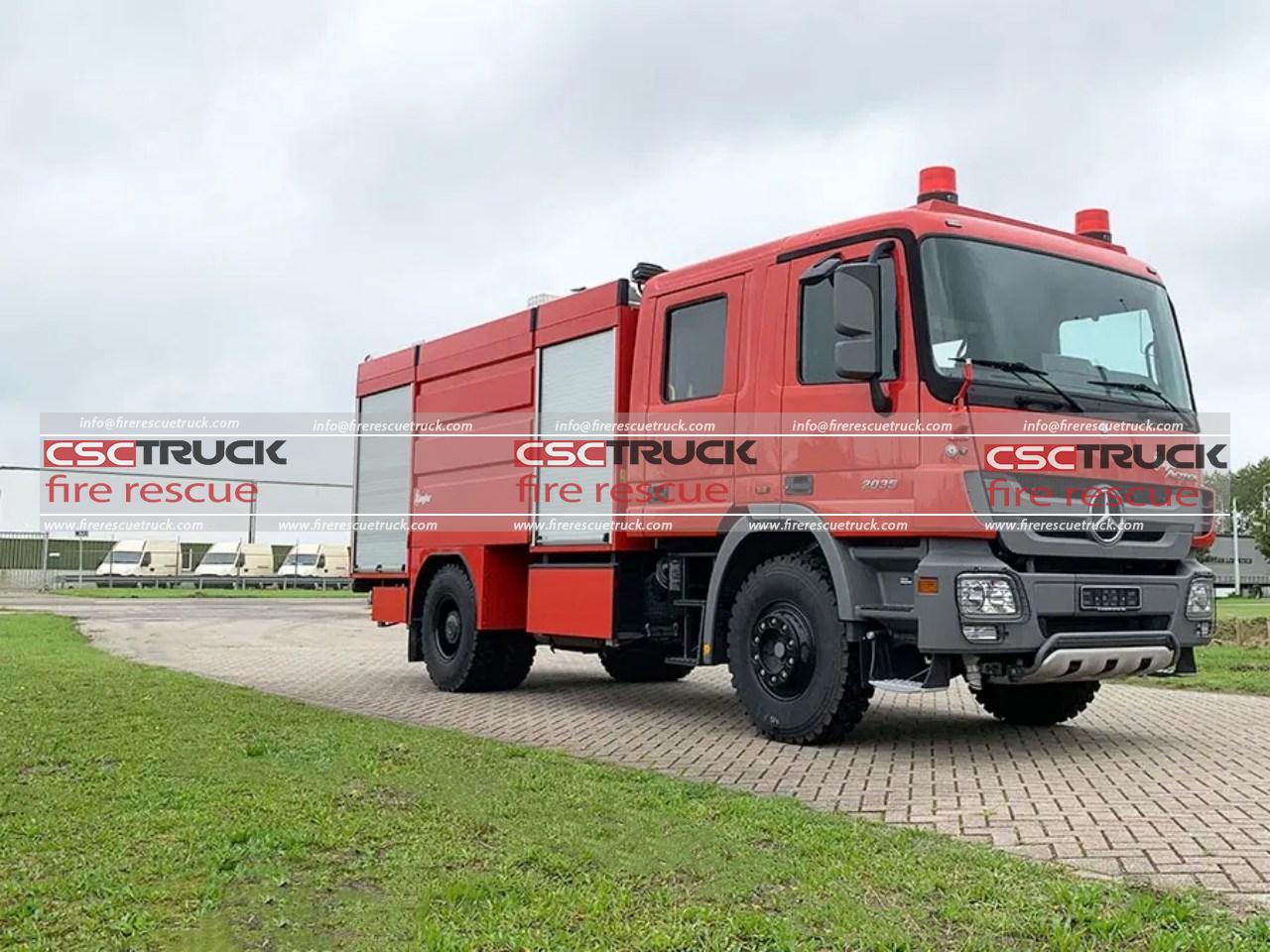 Mercedes-Benz Crew Cab 7000L Water Foam Tender (2)