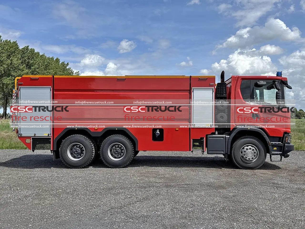 SCANIA 15000L Water Foam Tanker Fire Truck (5) SCANIA 15000L Water Foam Tanker Fire Truck (5)