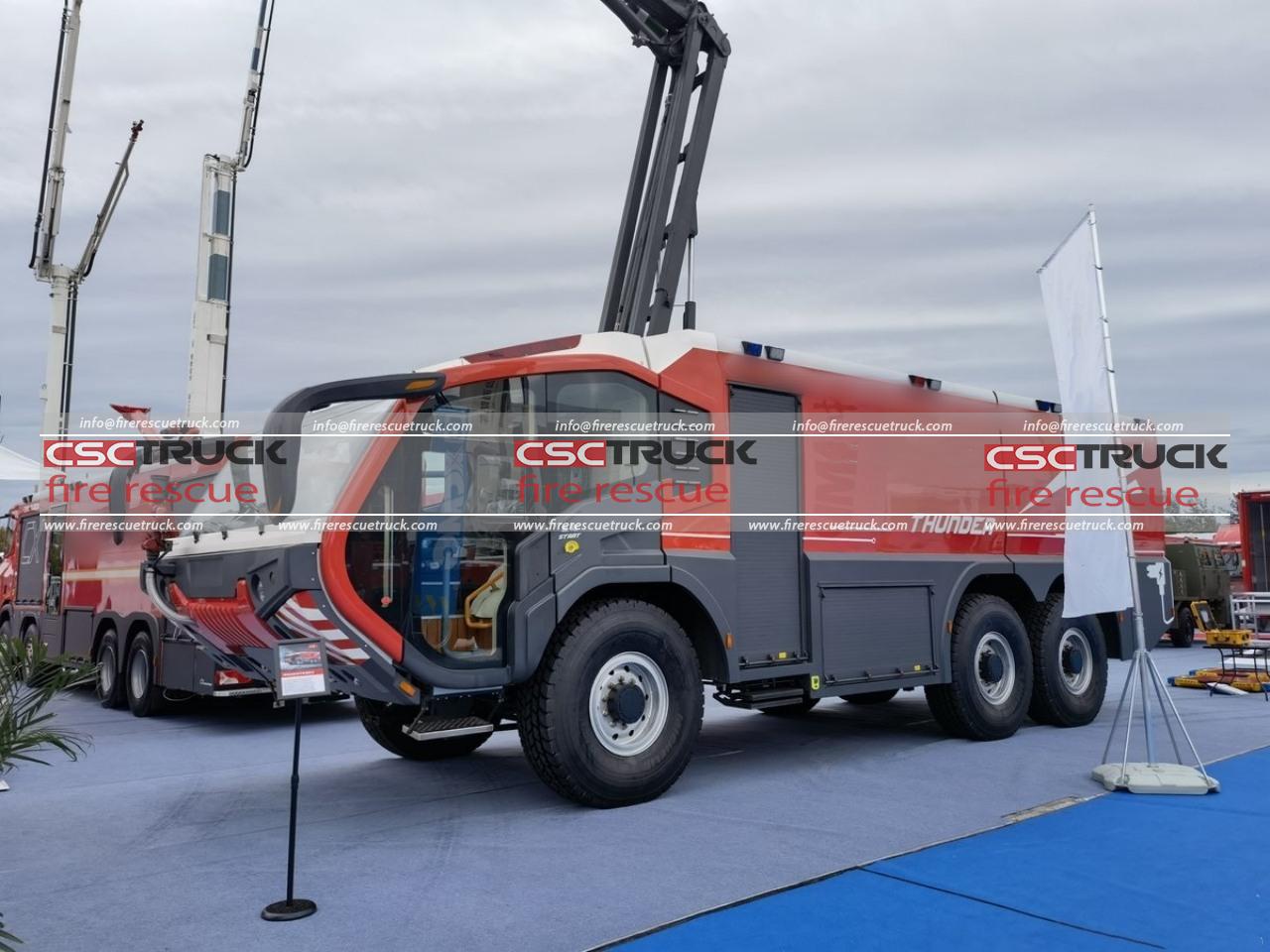 6x6 Electric Airport Fire Truck — Powerful and Luxurious! (2)