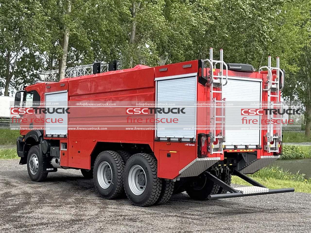 IVECO 6x6 13000L Water Foam Fire Vehicle (3)