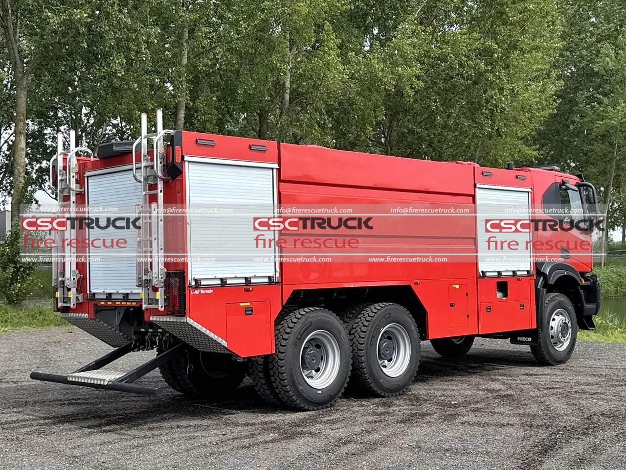 IVECO 6x6 13000L Water Foam Fire Vehicle (4)